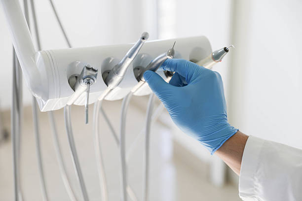 Professional Emergency Dentist technician working in Crystal Lake, IL